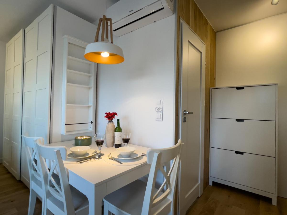 Urban Apartments Studio No 4A, Free Private Parking, Self Check-In Chorzów Eksteriør billede